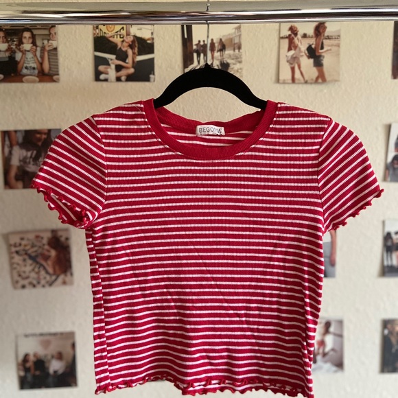 Cute top - Picture 1 of 3